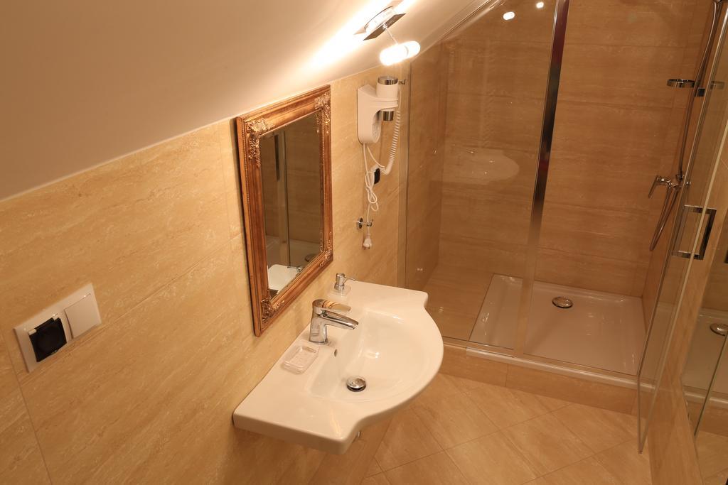 Hotel Kopernik Ciechocinek Oda fotoğraf